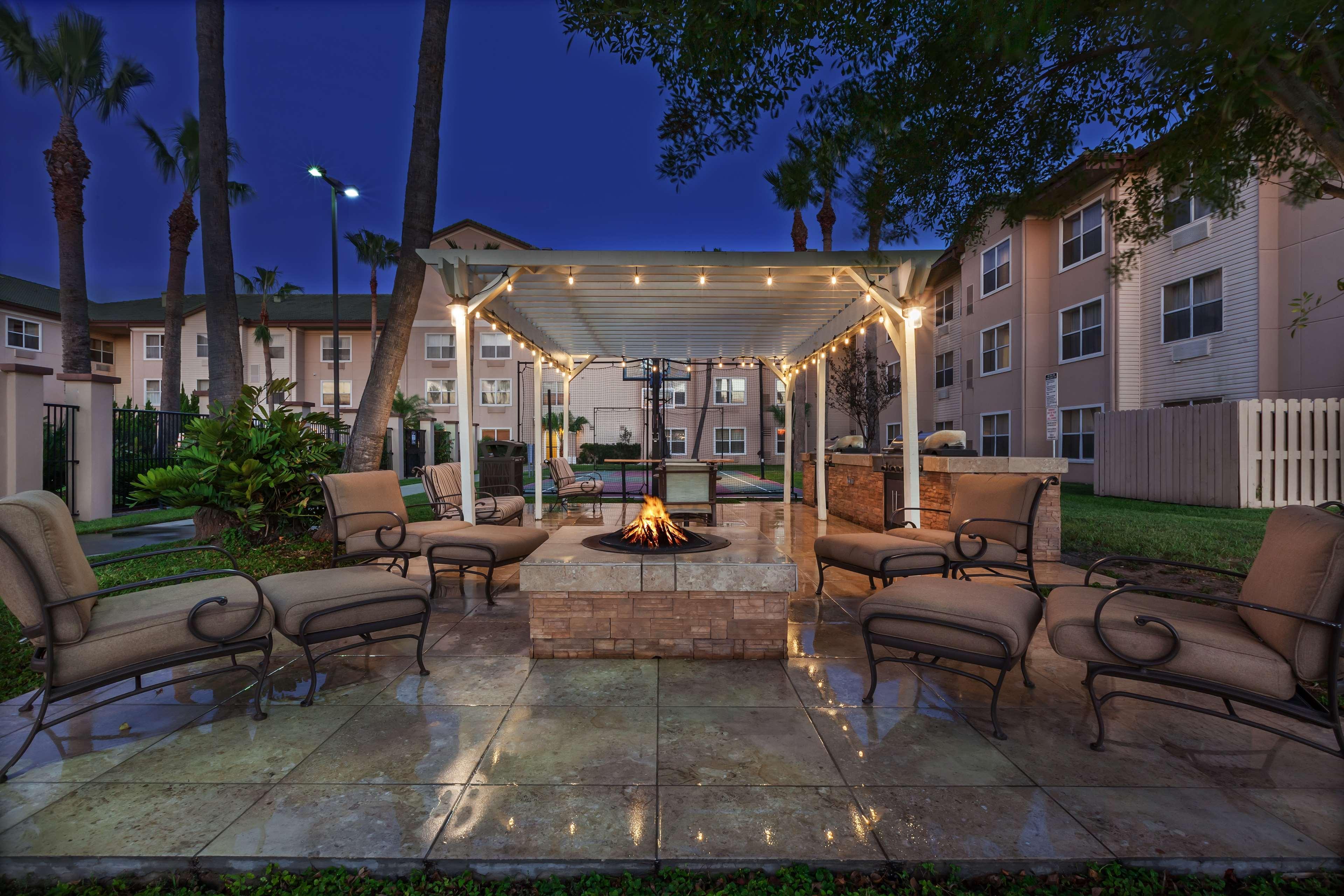 Homewood Suites By Hilton Brownsville Esterno foto